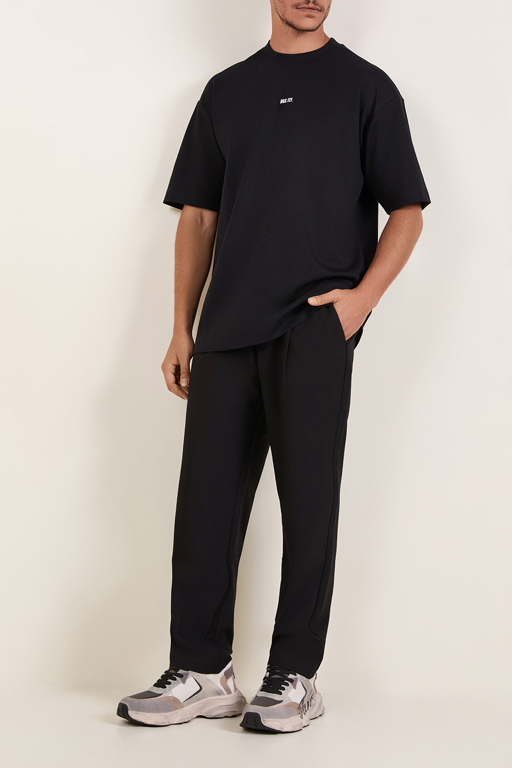 חולצת טי בגזרה משוחררת